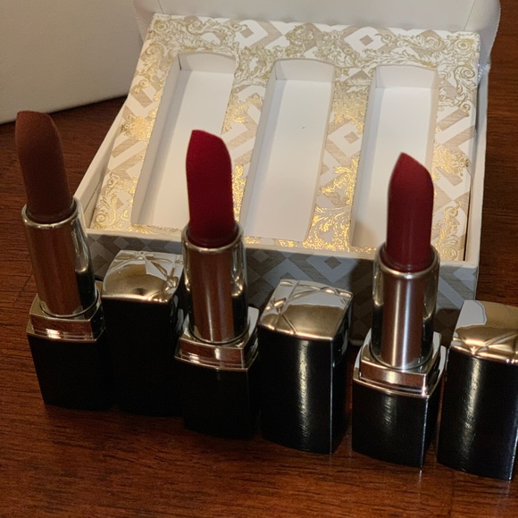 Absolutely gorgeous authentic red colors limited edition Dior 3 lipsticks set. - Picture 2 of 11